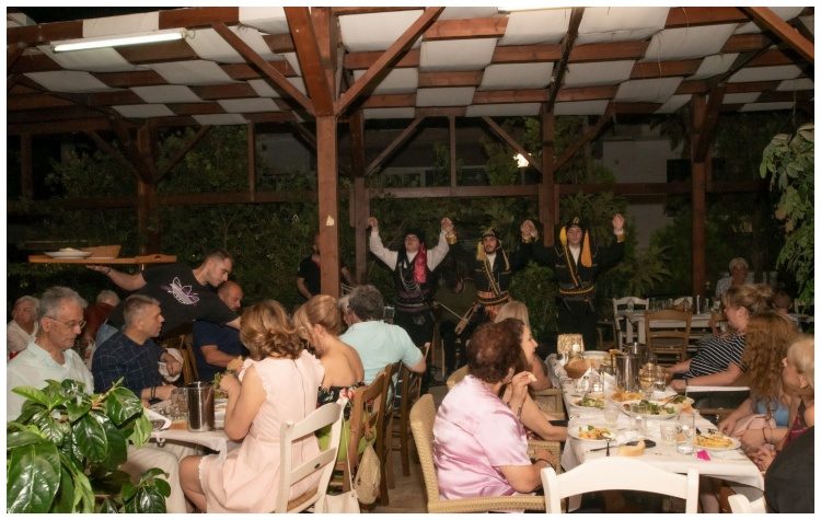 Καλοκαιρινή συνάντηση της Ένωσης Πελοποννησίων Αμαρουσίου  παρόντος του δημάρχου