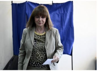 Ψήφισε η ΠτΔ Κατερίνα Σακελλαροπούλου στην Γκράβα