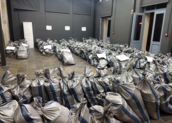 Δημαρχείο Αμαρουσίου: Παραλαβή εκλογικών σάκων και tablets από τους Δικαστικούς Αντιπροσώπους