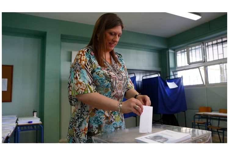 Ψήφισε η Ζωή Κωνσταντοπούλου - «Πάμε να κάνουμε την αγάπη δύναμη»