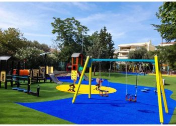 Παραδόθηκε ανακαινισμένη η παιδική χαρά στην Τροίας