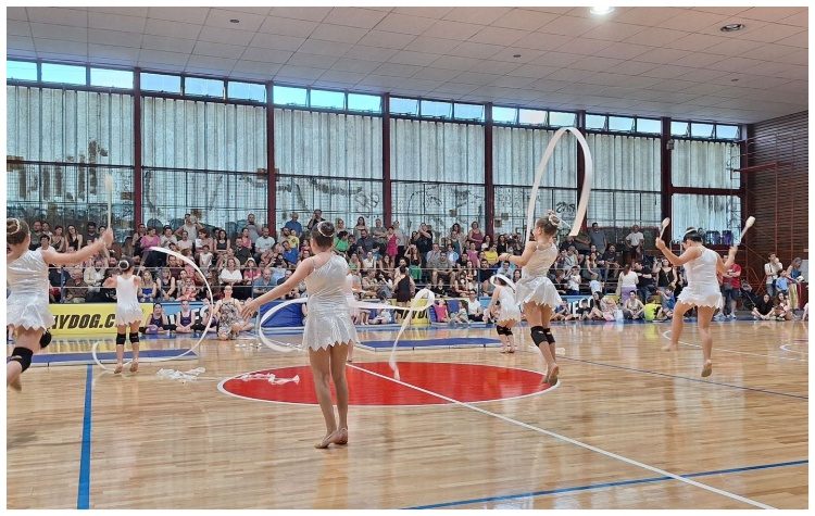 Επίδειξη Ελεύθερης-Ρυθμικής Γυμναστικής στο κατάμεστο «Σπύρος Λούης»