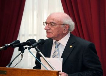 Συλλυπητήριο μήνυμα Μανούρη για τον θάνατο του Χάρη Σαπουντζάκη