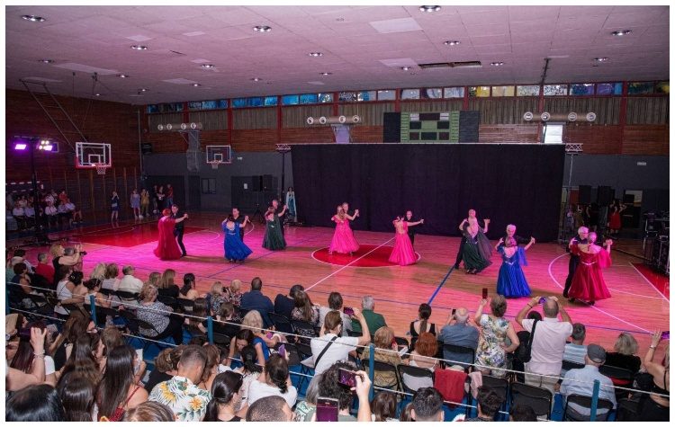 Πλούσιο θέαμα από τα χορευτικά τμήματα του Δήμου Αμαρουσίου (ΦΩΤΟ)