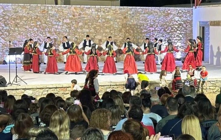 Μουσικοχορευτικό οδοιπορικό στην ελληνική παράδοση