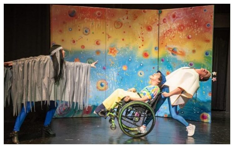 «Ο Μάκης Ροδάκης και το άστρο Άσπρο παγωτό» ρίχνουν την αυλαία του Φεστιβάλ Νεολαίας