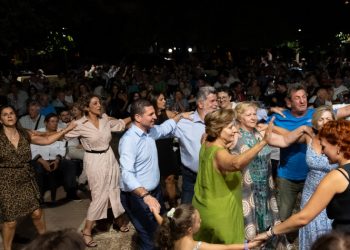 Περίσσεψε το κέφι στην πλατεία Μελίνας Μερκούρη