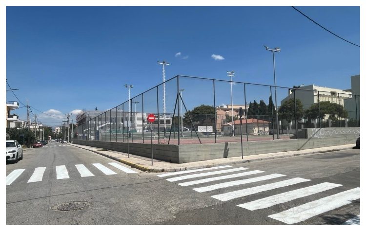 Ολοκληρώθηκαν οι εργασίες διαγραμμίσεων έξω από τα σχολεία της πόλης