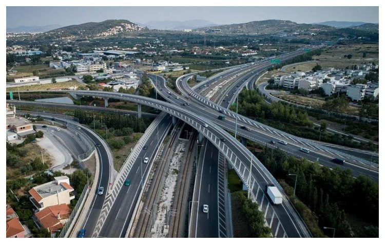 Αττική οδός: Kυκλοφοριακές ρυθμίσεις από τις 10 σήμερα το βράδυ