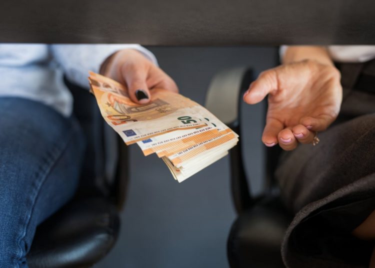 Εξαρθρώθηκε κύκλωμα δωροληψίας στην ΕΤΑΔ για μίσθωση πάρκινγκ σε χώρους του Δημοσίου, ανάμεσά τους και στο Μαρούσι