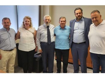 Συνάντηση Τομπούλογλου με υπηρεσιακούς παράγοντες του Υπουργείου Παιδείας