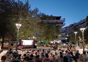 Μαγική παράσταση Καραγκιόζη στην πλατεία Γεννηματά