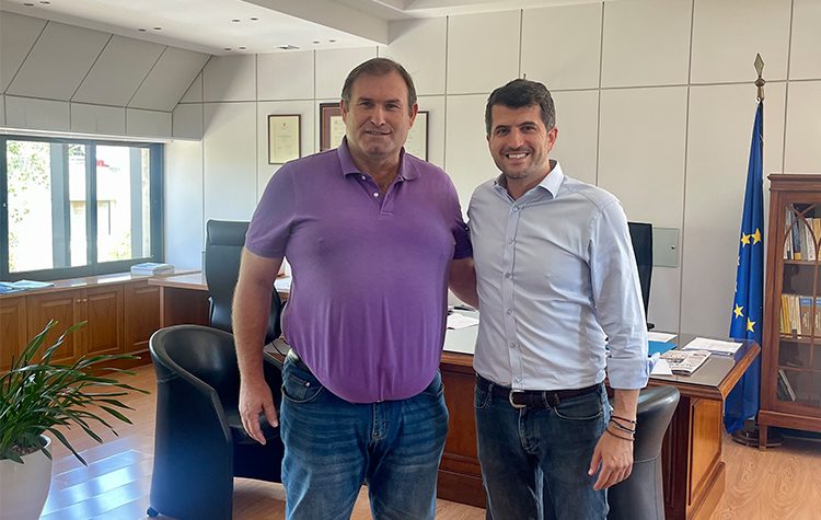 Συνάντηση στο Δημαρχείο με φόντο το κληροδότημα «Aικατερίνης Χανδρινού»