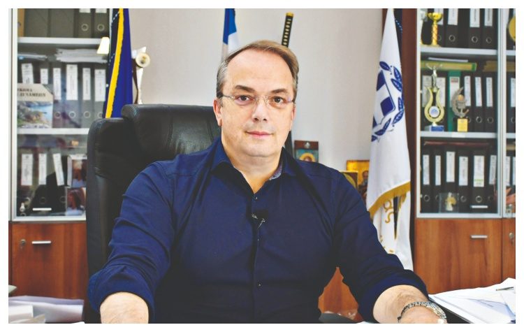 Η κυβέρνηση οφείλει με γενναίες πρωτοβουλίες να δημιουργήσει μια ισχυρή και αποτελεσματική Τοπική Αυτοδιοίκηση