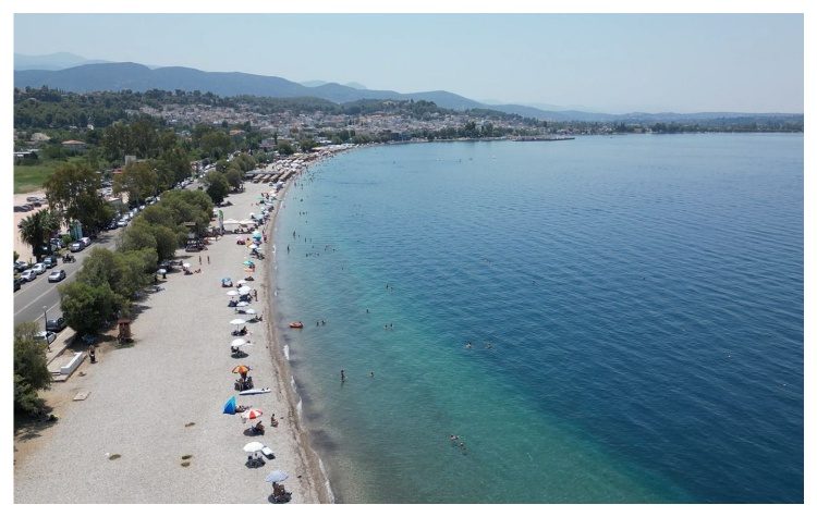 Aπόλυτα καθαρή η παραλία Μαρκοπούλου του Δήμου Ωρωπού