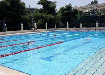 Ανοιχτά και τον Αύγουστο τα κολυμβητήρια σε Λυκόβρυση και Πεύκη