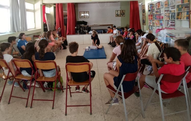 Bιωματικό σεμινάριο ΚΑΡΠΑ για τα παιδιά καλοκαιρινού camp