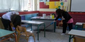 Η διαχείριση του Δήμου στο θέμα των σχολικών καθαριστριών δημιουργεί πεδίο αντιπαράθεσης