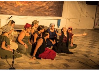 Καθήλωσαν το κοινό οι «Τρωάδες» της Θεατρικής Ομάδας Εφήβων Δήμου Πεντέλης