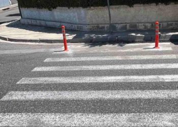 Κολωνάκια κατά της παράνομης στάθμευσης σε δεκάδες σημεία