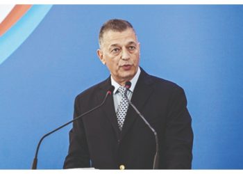 Άγιο Όρος: Γαλόνια αντί ράσων!