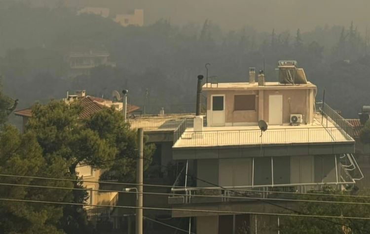 Νέα Πεντέλη: Αναφορές για ζημιές σε 15 σπίτια και αυτοκίνητα