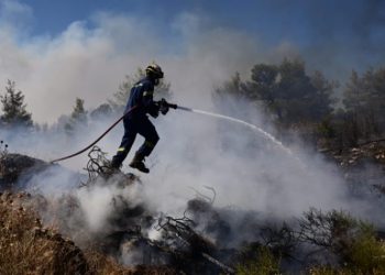 Νέο μήνυμα του 112 για εκκένωση του Διόνυσου