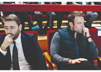 ΣΥΡΙΖΑ - ΠΑΣΟΚ: Βίοι παράλληλοι, αλλά και αντίθετοι