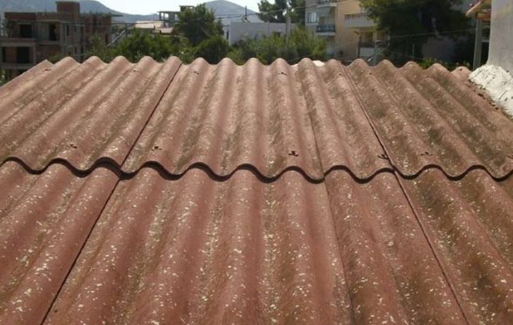 Φωτιές Αυγούστου - Απομάκρυνση αμίαντου από τις πληγείσες περιοχές: Τι πρέπει να γνωρίζετε