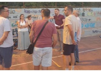 Αυτοψία «Λαϊκής Συσπείρωσης» στο γήπεδο Αρίωνα στη Νέα Λέσβο και συζήτηση με κατοίκους