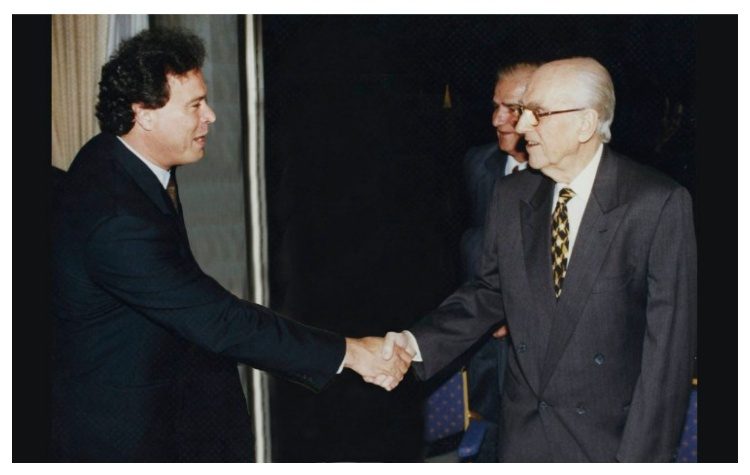 ΠΑ.ΣΟ.Κ: 50 Χρόνια ζωής για το Κίνημα που άλλαξε την Ελλάδα