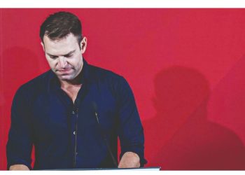 Σε τροχιά διάλυσης