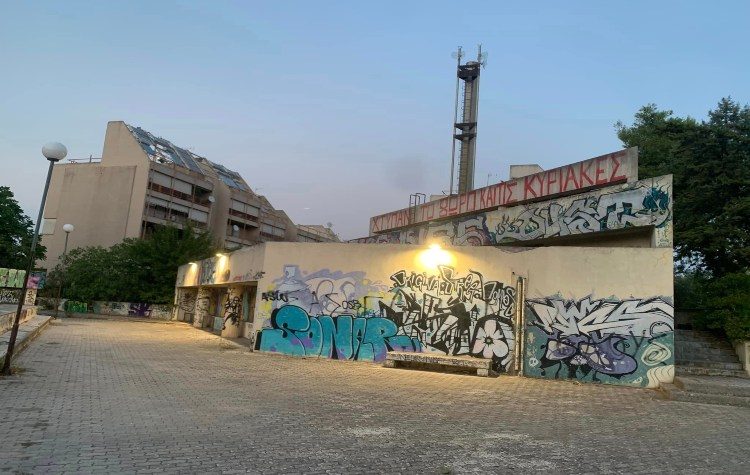 Από τον φωτισμό άρχισε η αναβάθμιση του κτηρίου G στο Ηλιακό Χωριό