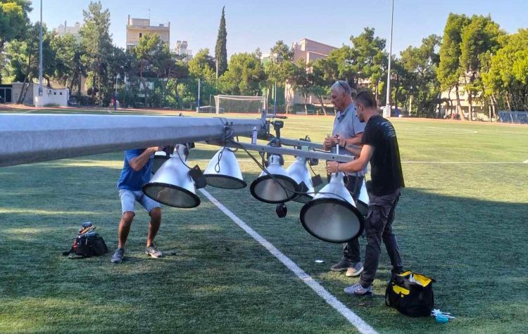 Τοποθετούνται σύγχρονοι προβολείς LED στο Δημοτικό Στάδιο Πεύκης