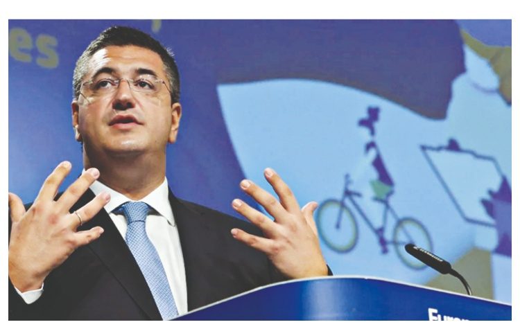 Απόστολος Τζιτζικώστας: Η ώρα των χαρτοφυλακίων