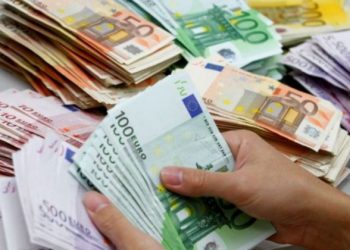 Αύξηση των δημοσίων επενδύσεων κατά 900 εκατ. ευρώ με έσοδα από ανάπτυξη και μείωση φοροδιαφυγής ανακοίνωσαν Κ. Χατζηδάκης και Ν. Παπαθανάσης