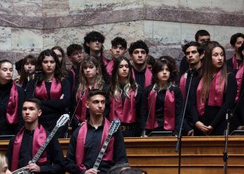 Με τον νεανικό αέρα των μαθητών η Βουλή τίμησε την Εθνική Επέτειο της 28ης Οκτωβρίου 1940