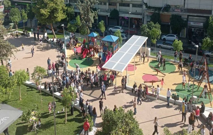 Εγκαινιάστηκε η ανακατασκευασμένη πλατεία Αναπήρων στην Καλογρέζα