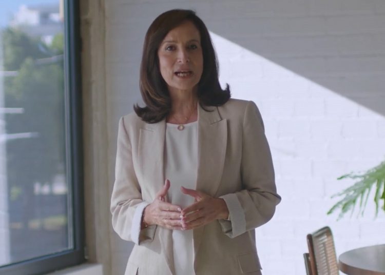 Εκλογές στο ΠΑΣΟΚ: Ψήφισε η Άννα Διαμαντοπούλου – «Πάμε όλοι στις κάλπες»