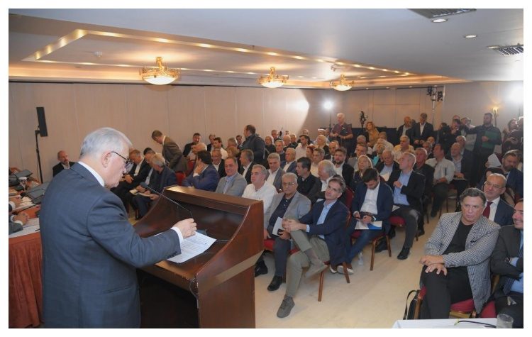 ΚΕΔΕ: Τέλος προσυνεδριακού διαλόγου - Έκτακτη καταβολή 140 εκατ. € από ΥΠΕΣ