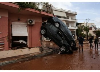 Δίκη για Μάνδρα: Ένοχοι για «πρόκληση πλημμύρας από αμέλεια» η πρ. δήμαρχος και 2 υπηρεσιακοί, αθώοι 5 κατηγορούμενοι