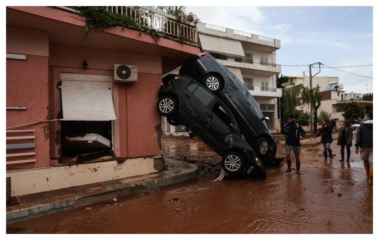 Δίκη για Μάνδρα: Ένοχοι για «πρόκληση πλημμύρας από αμέλεια» η πρ. δήμαρχος και 2 υπηρεσιακοί, αθώοι 5 κατηγορούμενοι