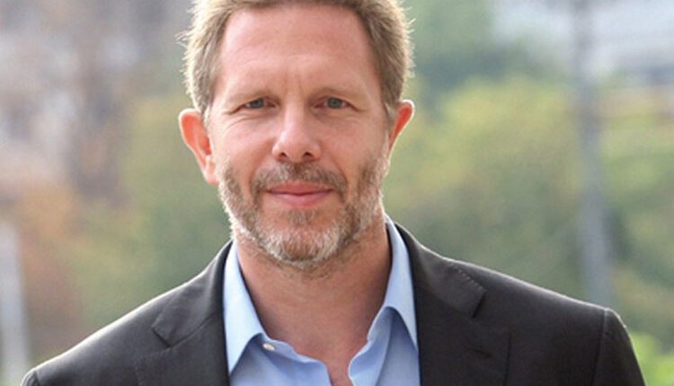 Εκλογές ΠΑΣΟΚ: Ψήφισε ο Παύλος Γερουλάνος- «Η μεγάλη συμμετοχή δίνει νομιμοποίηση στον νέο πρόεδρο»