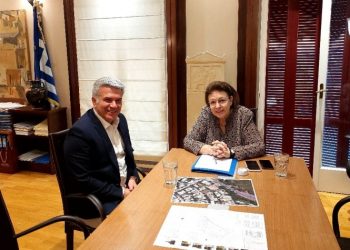 Εξοπλίστηκαν με φορητούς απινιδωτές σχολεία του Ηρακλείου