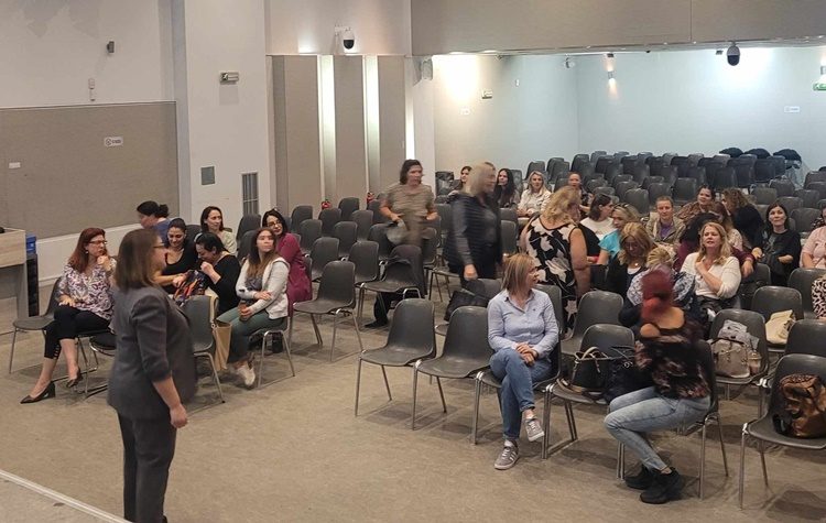 Ενημέρωση παιδαγωγών και φροντιστών προσχολικής ηλικίας για τη ΔΕΠΥ στο Συνεδριακό Κέντρο Μεταμόρφωσης