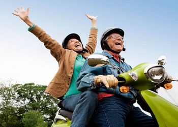 «Γιατί δεν κάθεστε σπίτι σας;»