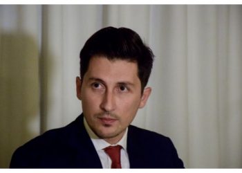 Χρηστίδης: Πολλοί πυροσβέστες που αγωνίζονται να σβήσουν τη φωτιά της Κορίνθου θα μείνουν άνεργοι σε λίγες εβδομάδες