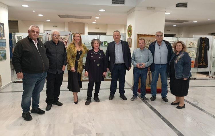 Π.Π.Ι.Ε.Δ.: «Η πόλη γνωρίζει τους Ανθρώπους της» - Τρεις γενιές Ζωγραφική της Βελόνας