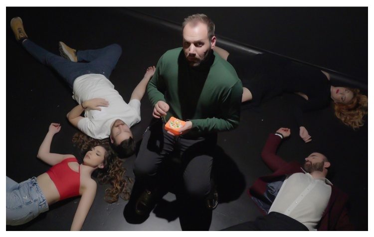 «ΤΙ ΕΙΔΕ Ο ΓΙΟΣ ΤΗΣ ΚΑΘΑΡΙΣΤΡΙΑΣ;» για δεύτερη χρονιά στο Θέατρο Noūs