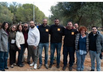 Με μεγάλη συμμετοχή η δενδροφύτευση στον χώρο της πρώην Ναυτικής Βάσης